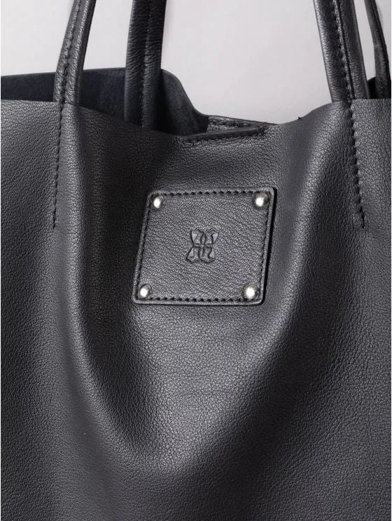 Tarn Leather Bucket Bag in Black