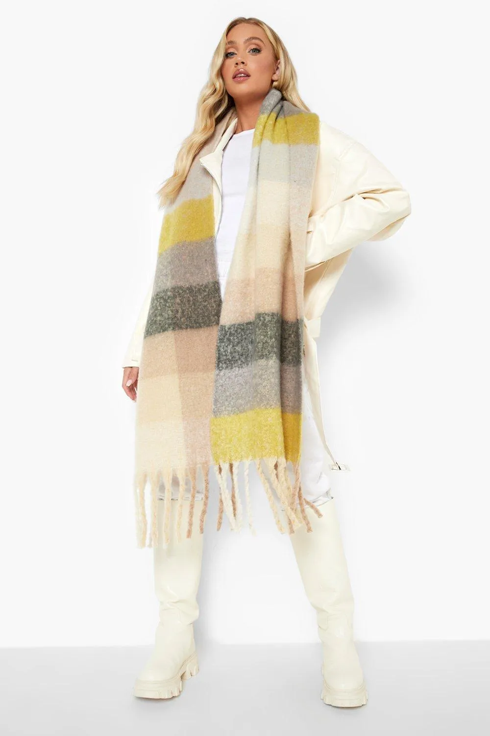 Woman Official Chunky Check Tassel Scarf